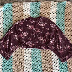 Floral Burgundy Soft Cropped Kimono Sleeve Top Shirt Womans sz Medium